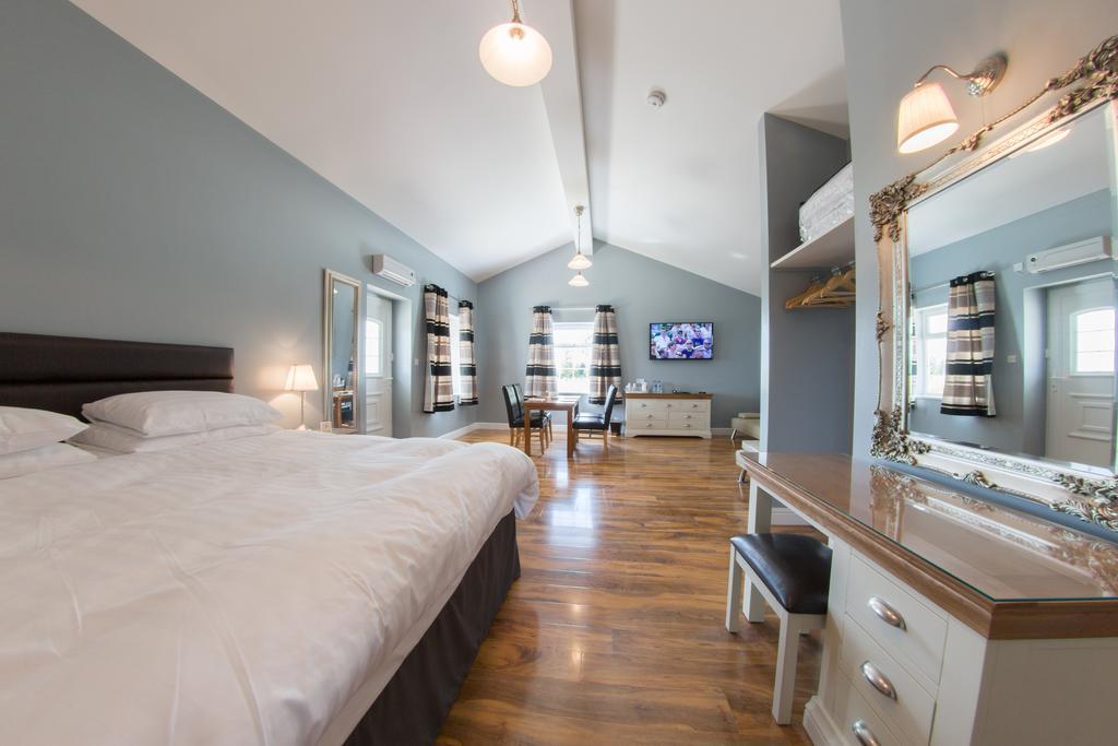 Silverstone Golf Club And Hotel Room photo